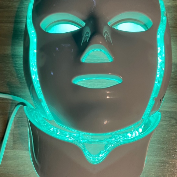 DermaLight LED Skin Face Mask - Picture 7 of 8